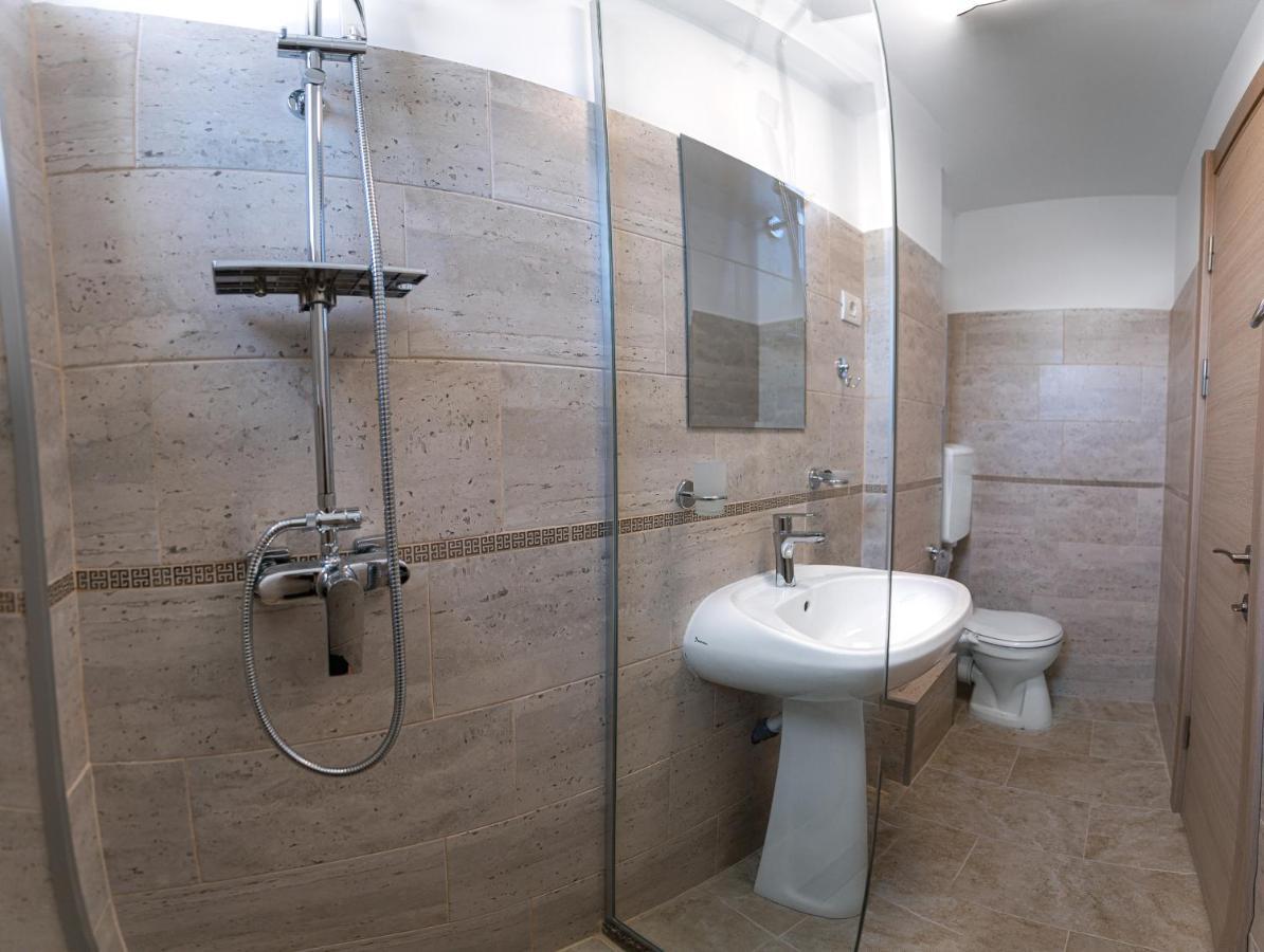 Polu-X Hotel Vama Veche Luaran gambar